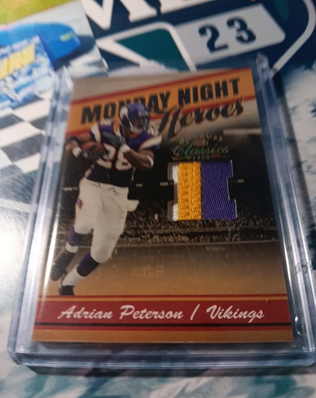 2008 Donruss Classics Monday Night Heroes #MNH-28 Adrian Peterson — front