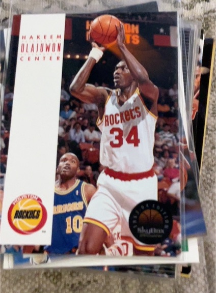 1993-94 Skybox Premium #81 Hakeem Olajuwon — front