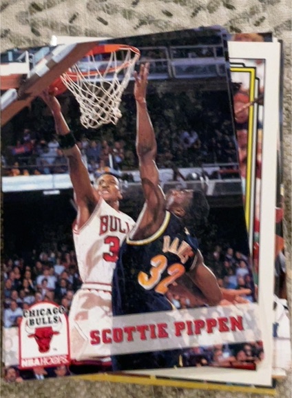 1993-94 NBA Hoops #32 Scottie Pippen — front