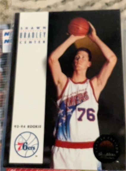 1993-94 SkyBox #188 Shawn Bradley — front