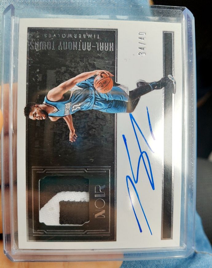 2016-17 Panini Noir Karl-Anthony Towns #N/A Patch Auto /40 — front
