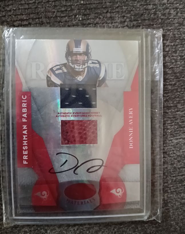 2008 Leaf Certified Materials Freshman Fabric Donnie Avery Rookie Jersey Auto — front