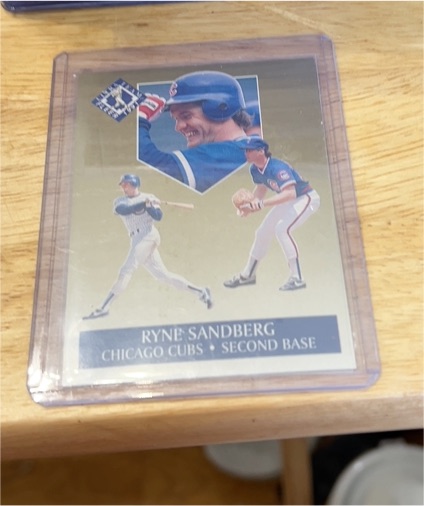 1991 Fleer Ultra #10 Ryne Sandberg — front