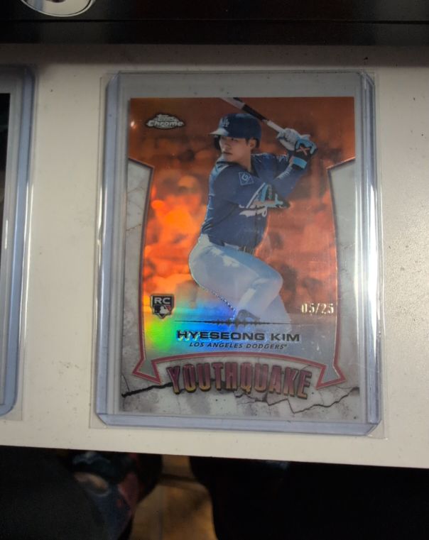 2025 Topps Chrome - Youthquake Hyeseong Kim #YQ-3 (RC) LA Dodgers Rookie — front