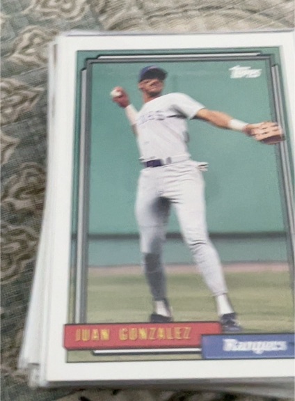 1992 Topps #27 Juan Gonzalez — front