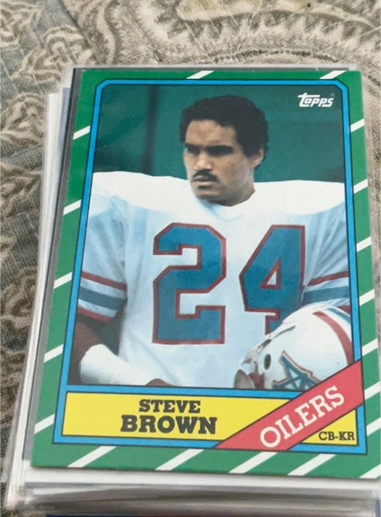 1986 Topps Football #359 Steve Brown — front