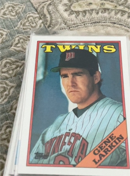 1988 Topps #746 Gene Larkin — front