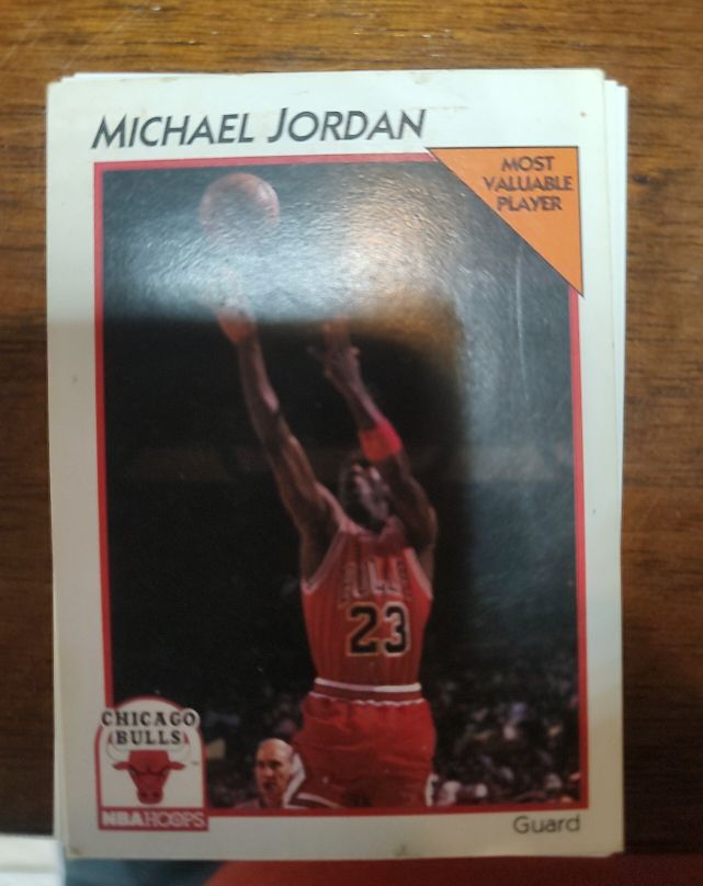 1991-92 NBA Hoops #5 Michael Jordan — front
