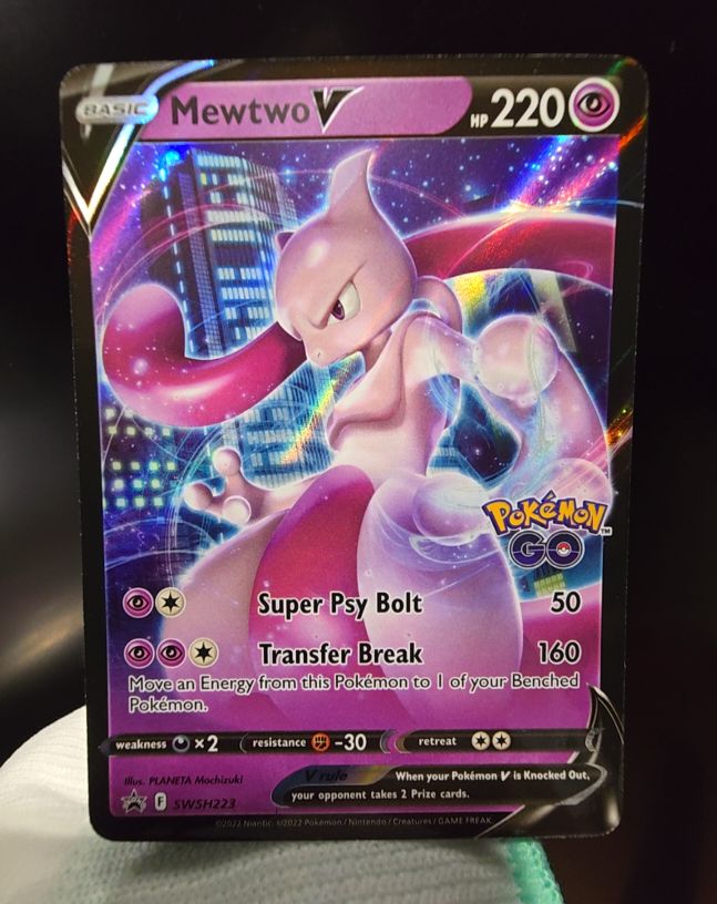 2022 Pokémon TCG SWSH223 Mewtwo V — front