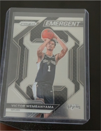 2023-24 Panini Prizm #12 Victor Wembanyama Emergent — front