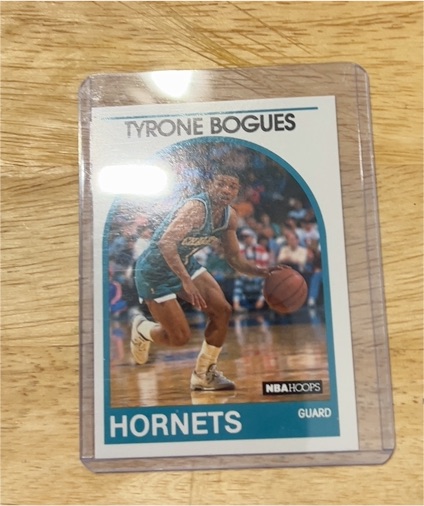 1989-90 NBA Hoops #218 Tyrone Bogues — front