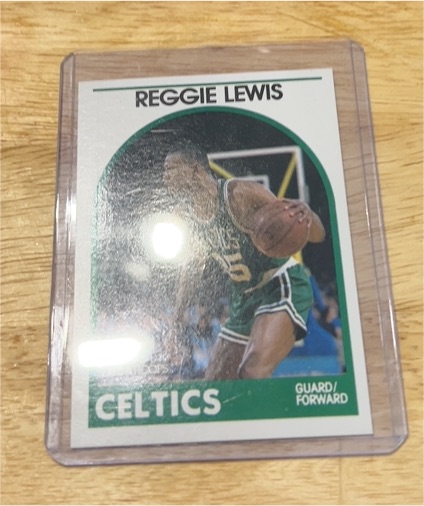 1989-90 Hoops #17 Reggie Lewis — front