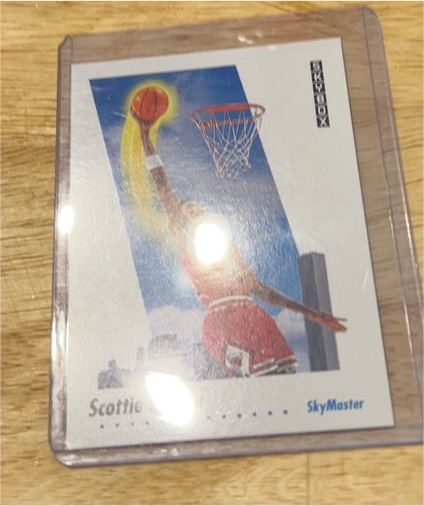 1991-92 Skybox #586 Scottie Pippen — front