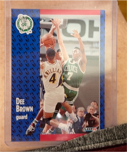 1991-92 Fleer #9 Dee Brown — front