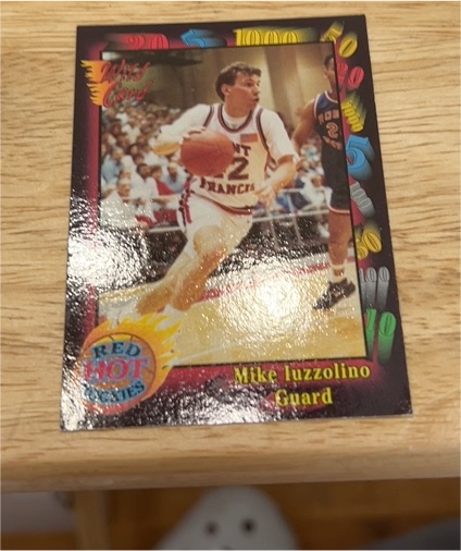 1992 Wild Card #8 Mike Iuzzolino Red Hot Rookies — front