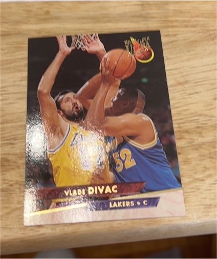1993-94 Fleer Ultra #94 Vlade Divac — front