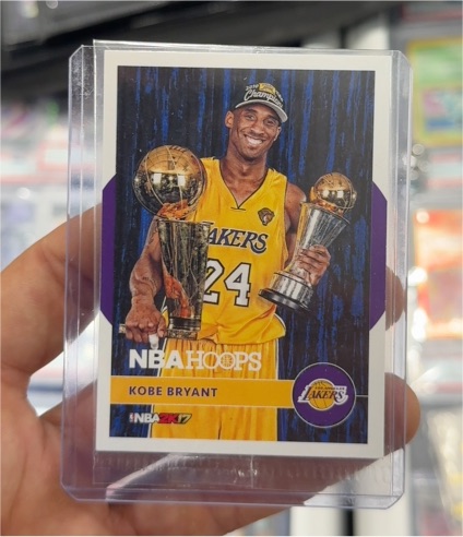 2016-17 Panini NBA Hoops #2 Kobe Bryant — front