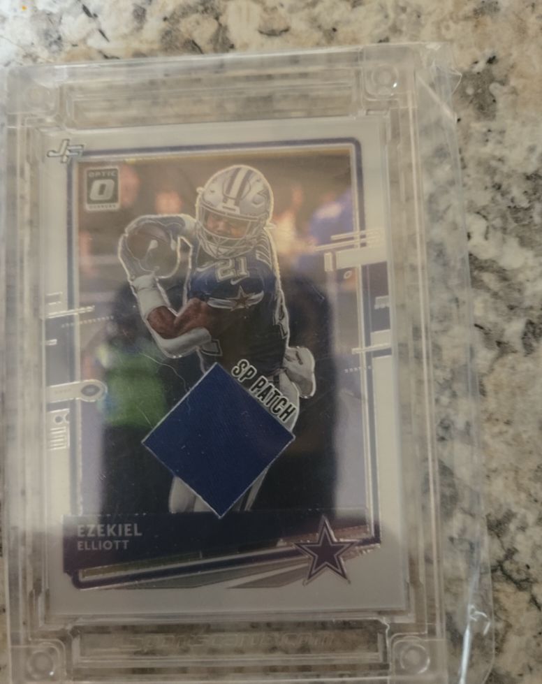 2020 Donruss Optic #30 Ezekiel Elliott — front