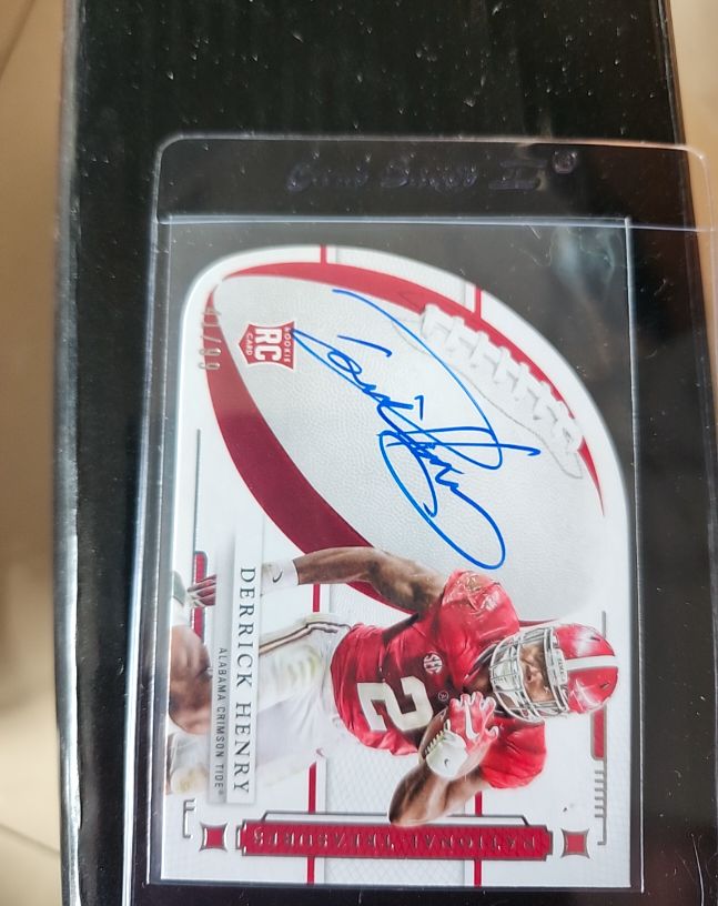 2016 Panini National Treasures Collegiate #65 Derrick Henry Rookie Card — front