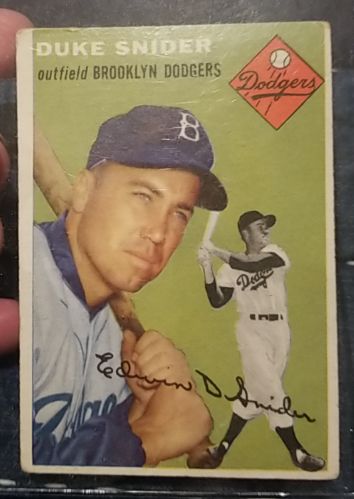 1954 Topps #32 Duke Snider — front