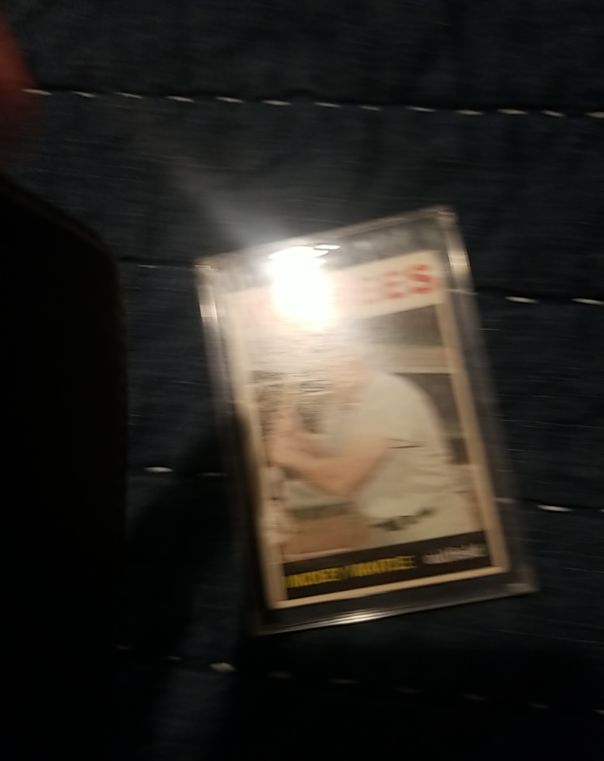 1961 Topps #100 Harvey Kuenn — front