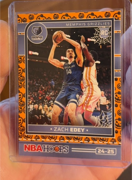 2024-25 Panini Haunted Hoops #256 Zach Edey — front