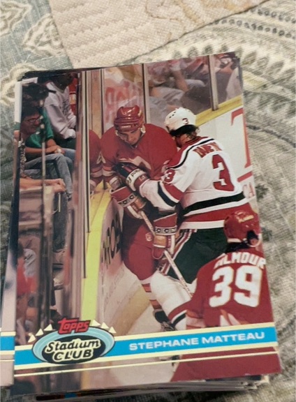 1991-92 Topps Stadium Club #391 Stephane Matteau — front