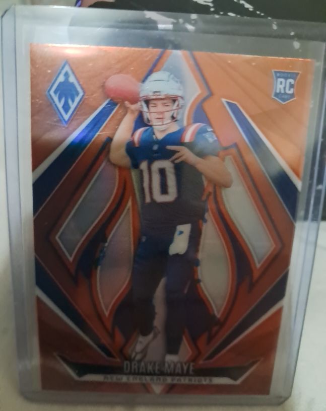 2024 Panini Phoenix #179 Drake Maye Rookie Card — front