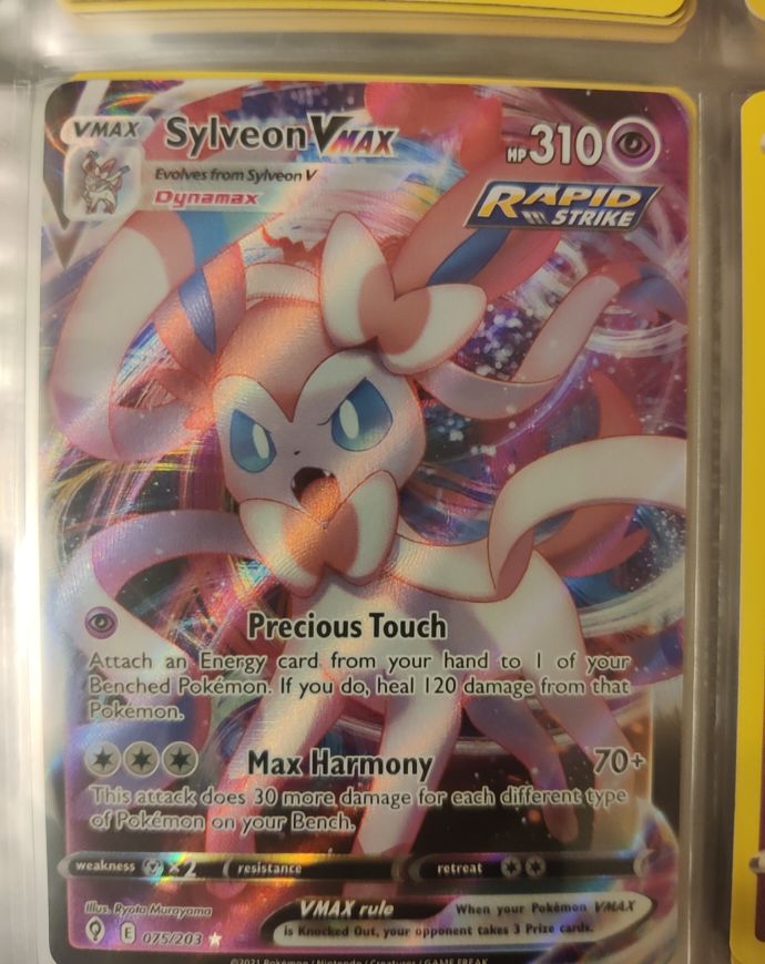 2021 Pokémon Evolving Skies #075 Sylveon VMAX — front