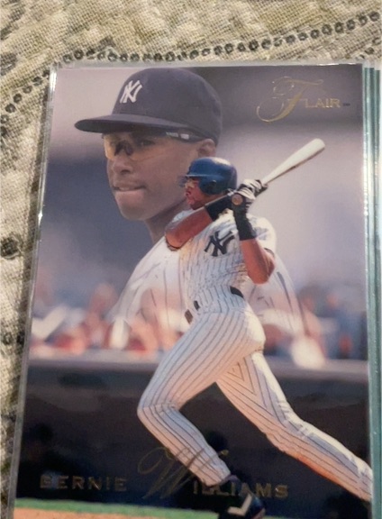 1993 Fleer Flair #255 Bernie Williams — front