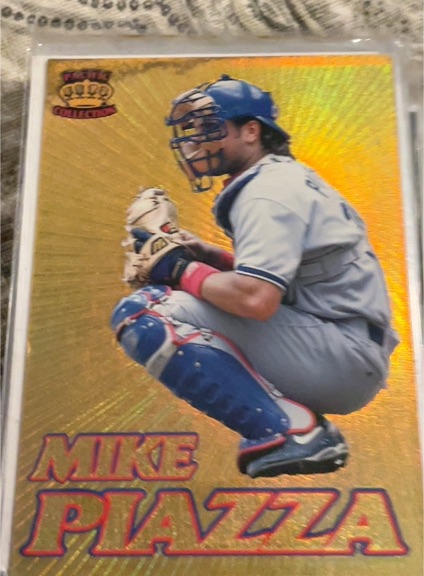 1995 Pacific Crown Collection Gold Prisms #17 Mike Piazza — front