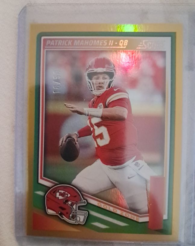 2025 Panini Score #100 Patrick Mahomes II — front