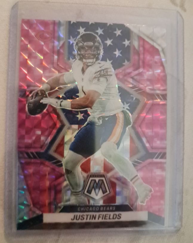 2022 Panini Mosaic #268 Justin Fields — front