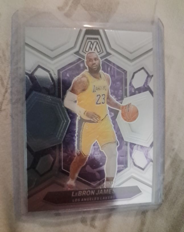 2023-24 Panini Mosaic #92 LeBron James — front