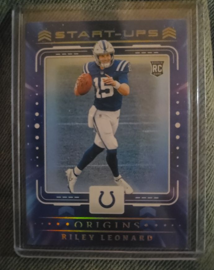 2025 Panini Origins #13 Riley Leonard — front