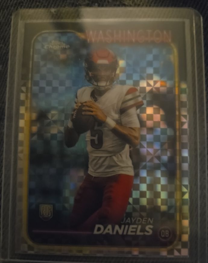 2024 Topps Chrome #201 Jayden Daniels — front