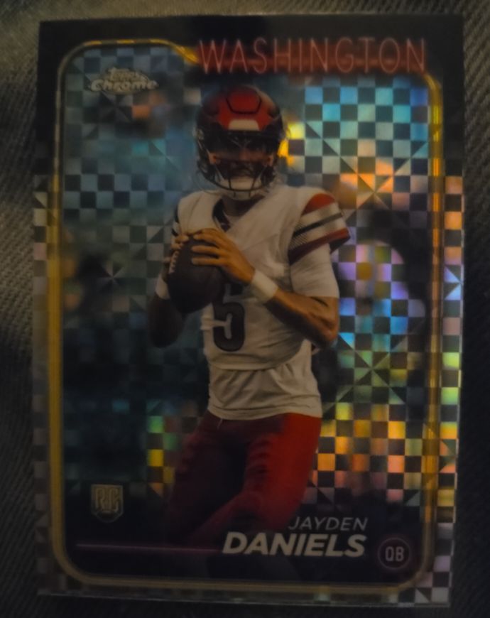 2024 Topps Chrome #201 Jayden Daniels — front