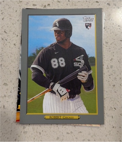 2020 Topps Update Turkey Red #TR-27 Luis Robert — front