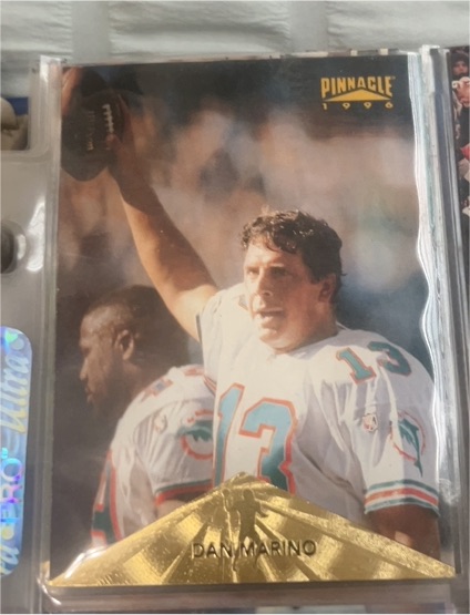 1996 Pinnacle #4 Dan Marino Miami Dolphins — front