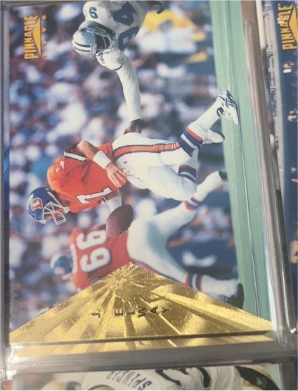 1996 Pinnacle #67 John Elway — front