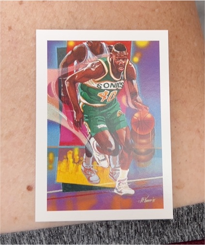 1991 NBA Hoops #527 Shawn Kemp Seattle Supersonics Illustrated Team Card — front