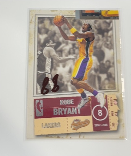 2004-05 Fleer Authentix #17 Kobe Bryant — front