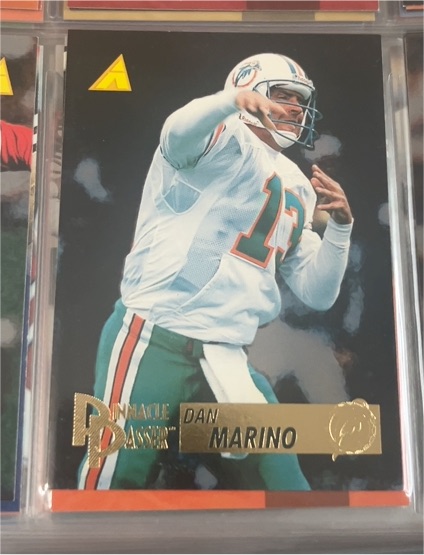 1995 Pinnacle #197 Dan Marino — front