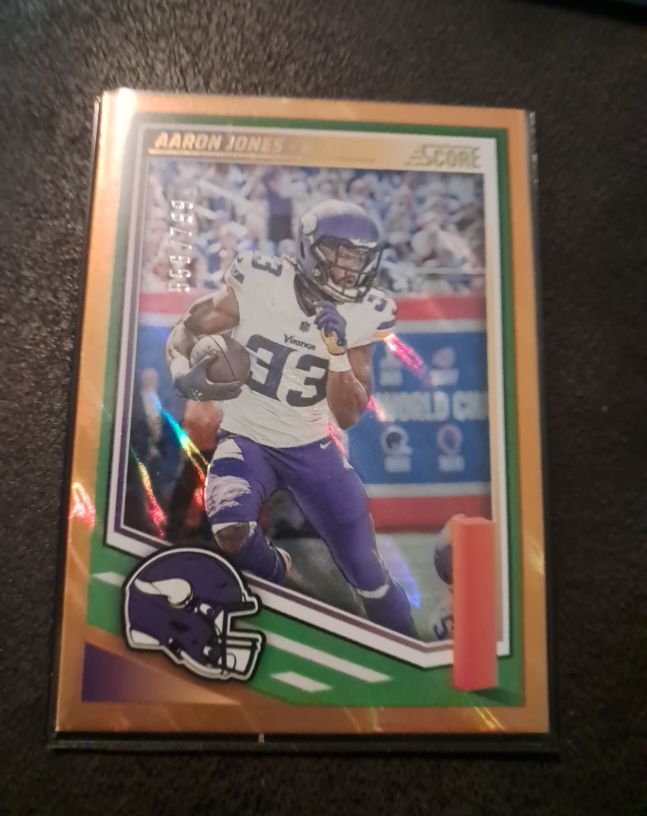 2025 Panini Score #559 Aaron Jones — front