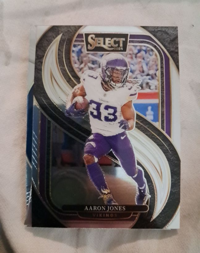 2024 Panini Select #102 Aaron Jones Premier Level Minnesota Vikings — front