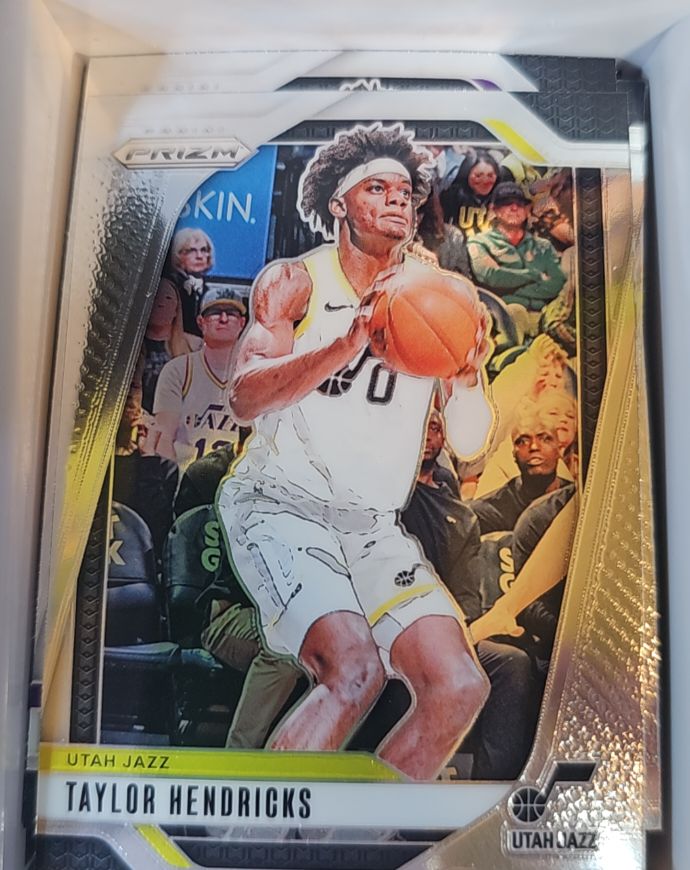 2024-25 Panini Prizm #32 Taylor Hendricks — front