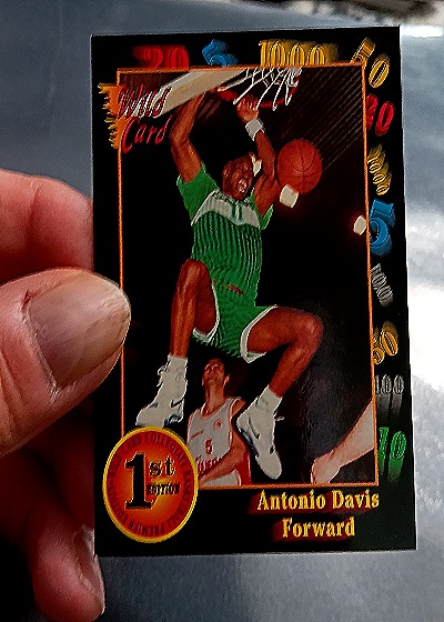 1991 Wild Card #36 Antonio Davis — front