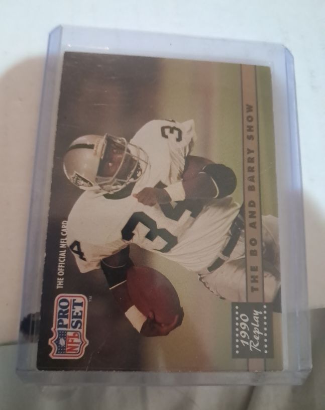 1991 Pro Set #335 The Bo and Barry Show Bo Jackson and Barry Sanders — front