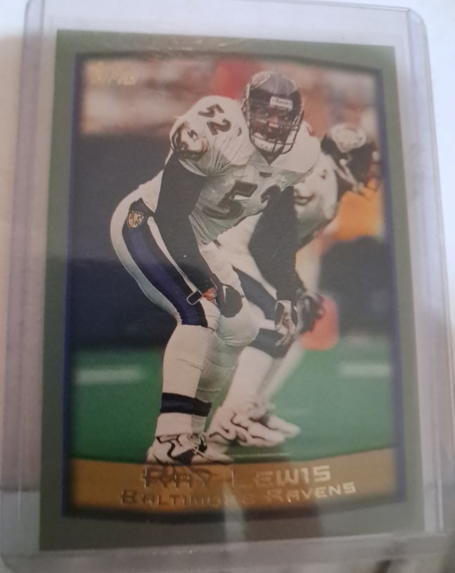 1999 Topps #137 Ray Lewis — front
