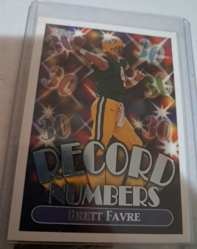 1999 Topps Record Numbers #RN6 Brett Favre — front